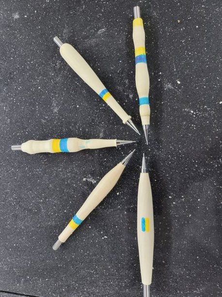 5 wooden pens made with playmake 