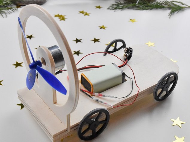 wooden car model with battery