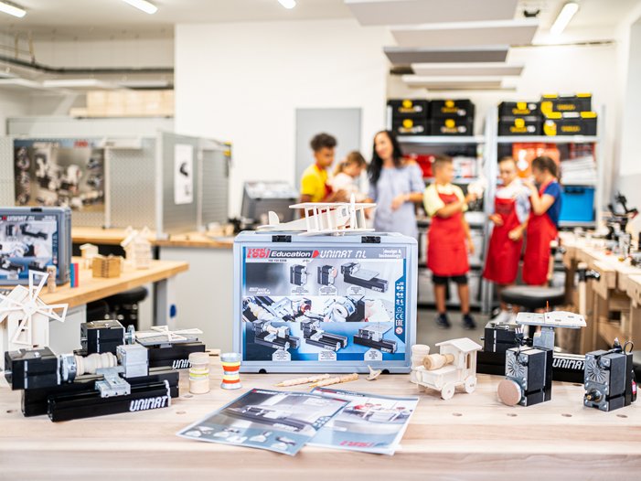 unimat design and technology set with models and machines in an overview picture